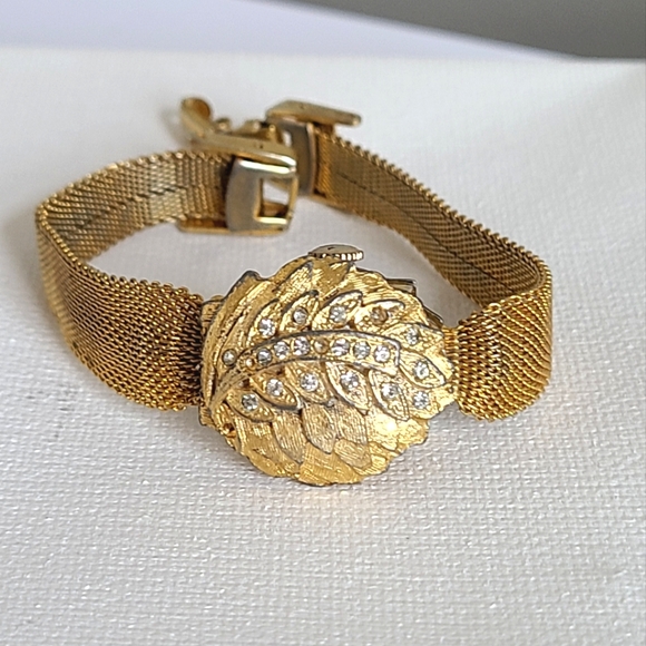 Vintage Jewelry - Vintage Lausanne 17 Jewels Gold Crystal Leaf Square Face Wind Up Watch Bracelet